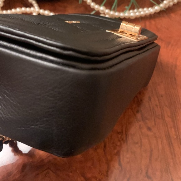 Valentino Leather Shoulder Bag Gold/Leather Chain - Picture 8 of 12